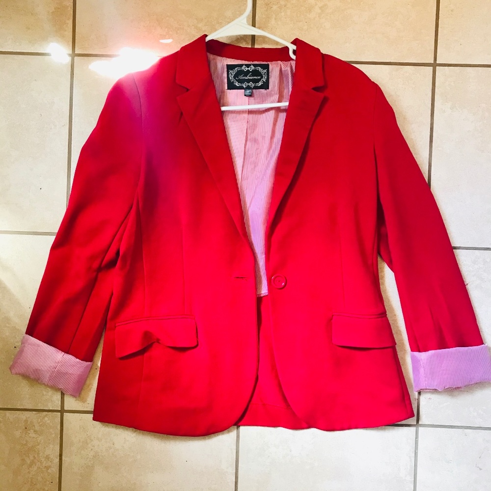 ✨ Ambiance red blazer ✨